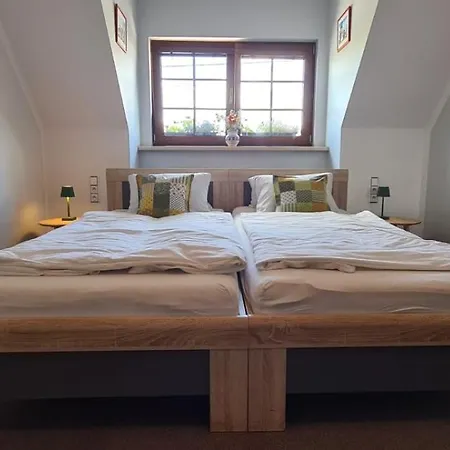 Inn A Dolní Dvůr *