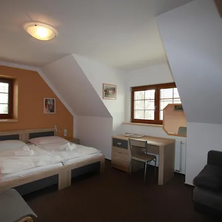 Inn A Dolni Dvur *